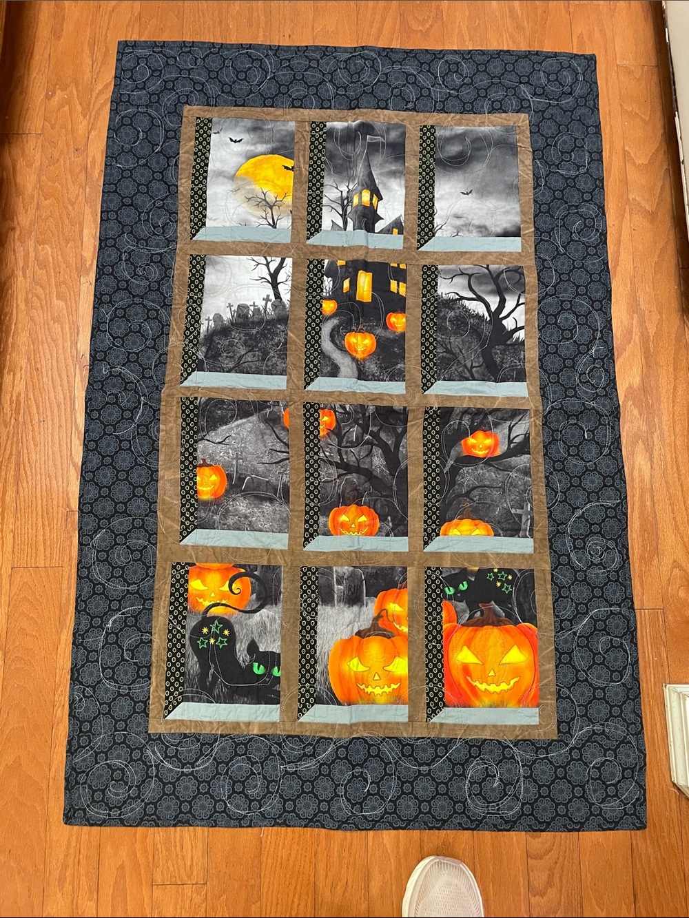 Halloween window pane design quilt
